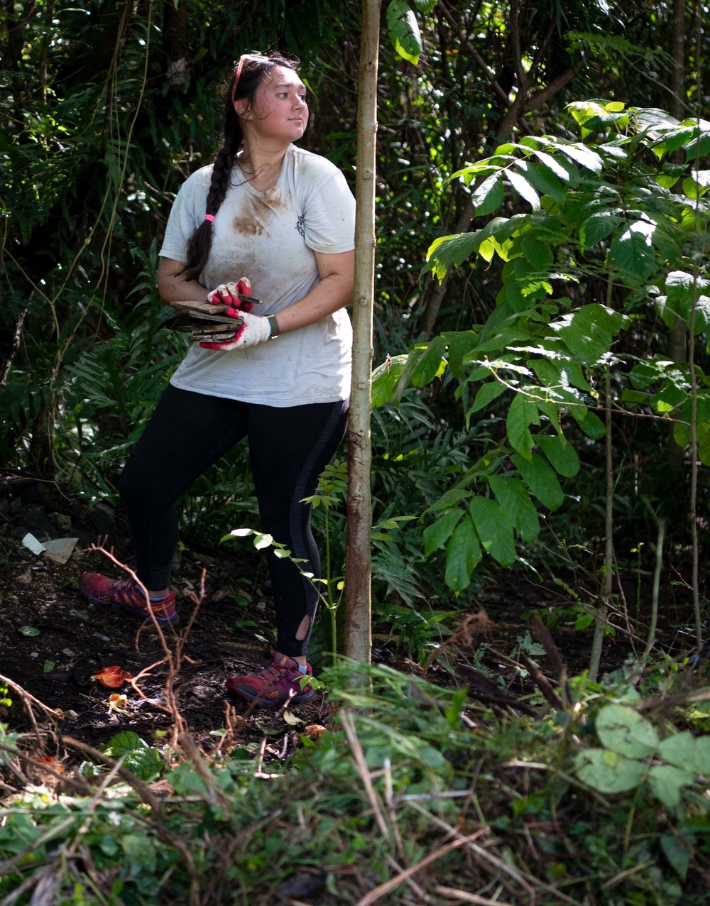 Volunteers clean up Thousand Steps, Guam