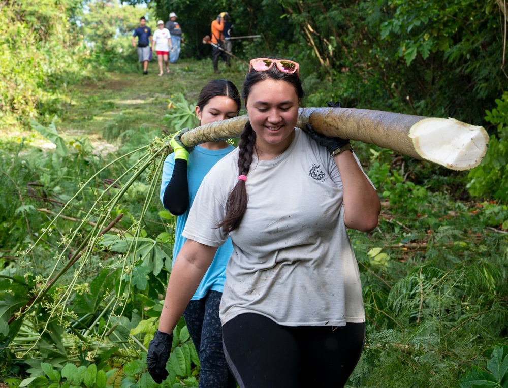 Volunteers clean up Thousand Steps, Guam