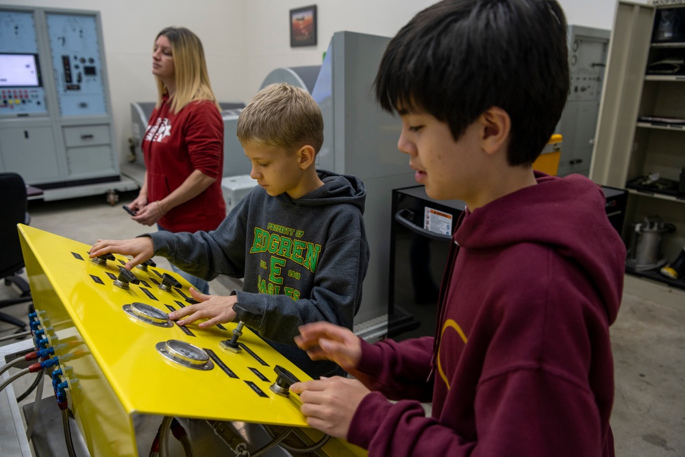 Edgren Middle/High School STEAM Tour