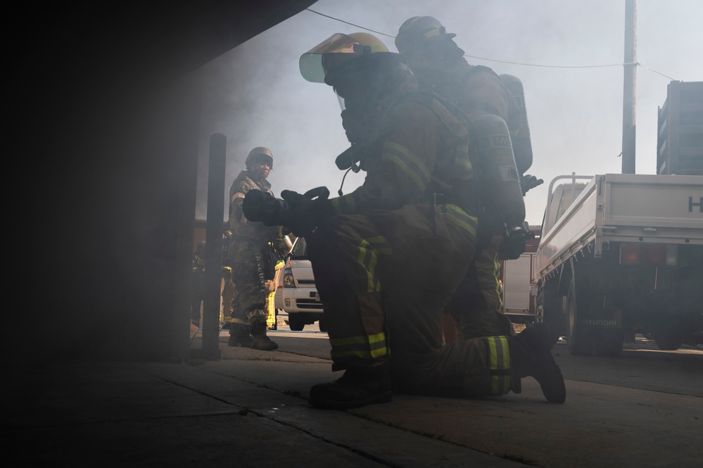 DVIDS - Images - Osan Firefighters conduct rescue training [Image 4 of 6]