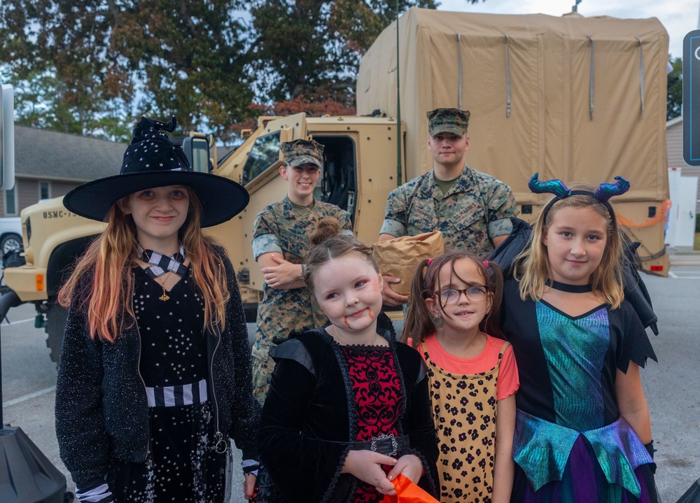26th MEU Participates in Cape Carteret Baptist Church's Trunk or Treat
