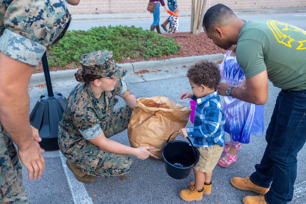26th MEU Participates in Cape Carteret Baptist Church's Trunk or Treat
