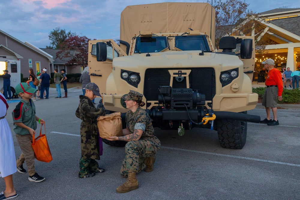 26th MEU Participates in Cape Carteret Baptist Church's Trunk or Treat