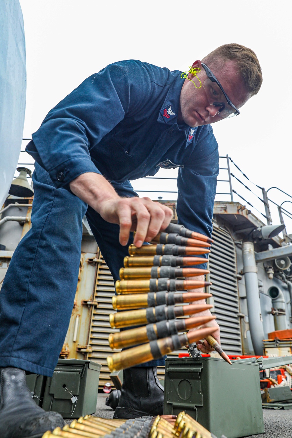 USS Chancellorsville Conducts Weapons Shoot