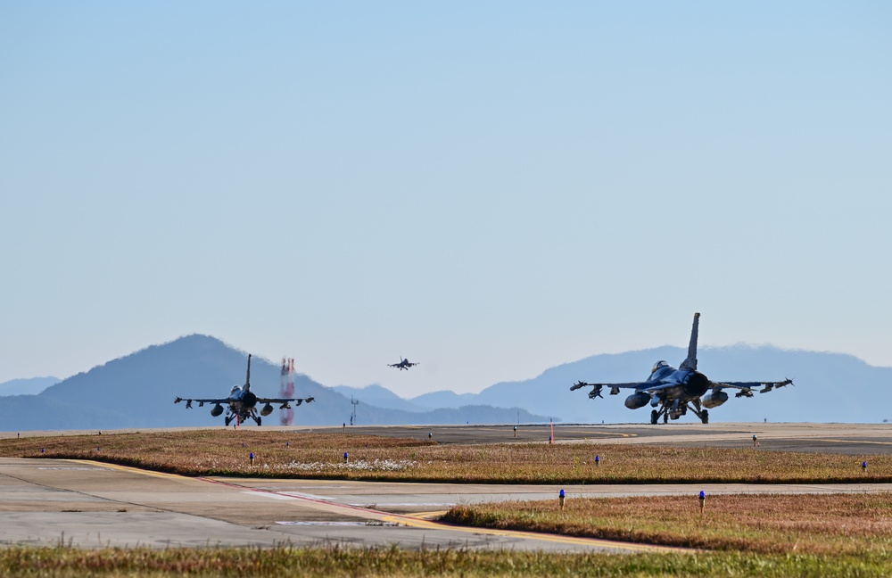 8th Operations Group Surges for Vigilant Storm 23
