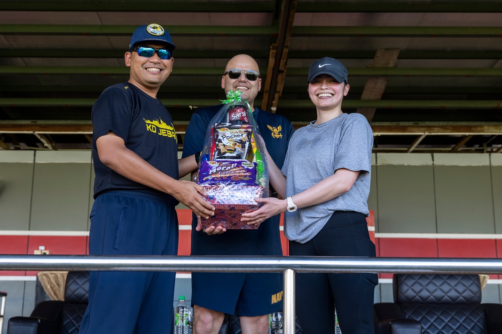 U.S. and Malaysian service members participate in Sports Day