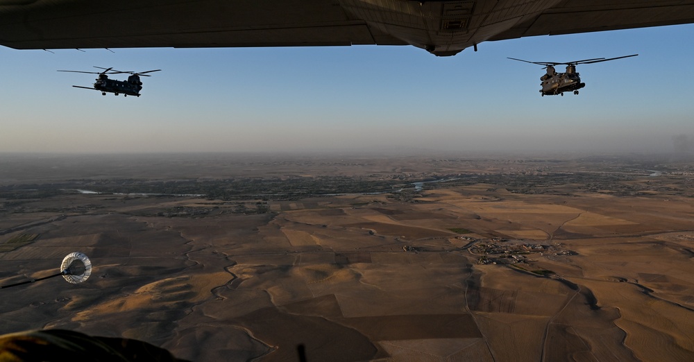 26th ERQS practices HAAR with U.S. Army MH-47G