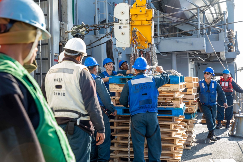 USS Leyte Gulf (CG 55) Completes Replenishment-at-Sea