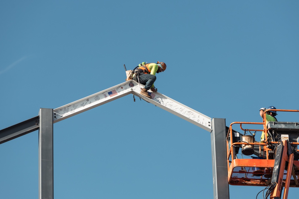 II MEF headquarters building topping off ceremony