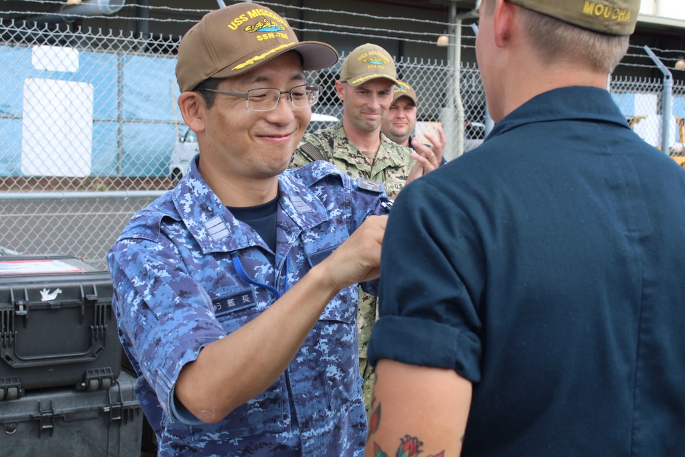 Sailors from JS Touryu Tour USS Missouri