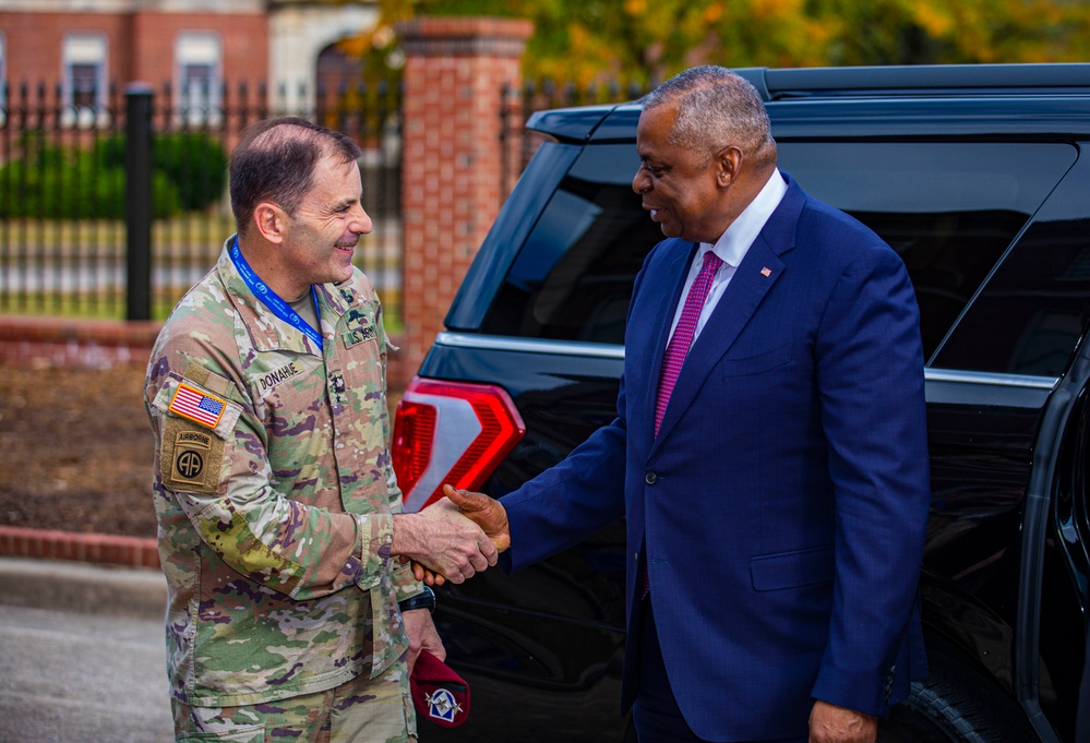 Secretary of Defense Lloyd Austin III visits Fort Bragg, show appreciation to Soldiers