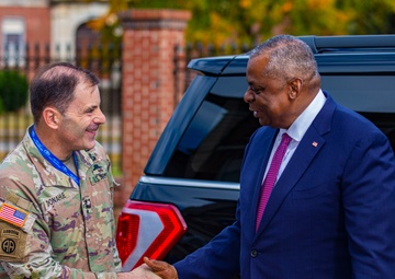 Secretary of Defense Lloyd Austin III visits Fort Bragg, show appreciation to Soldiers