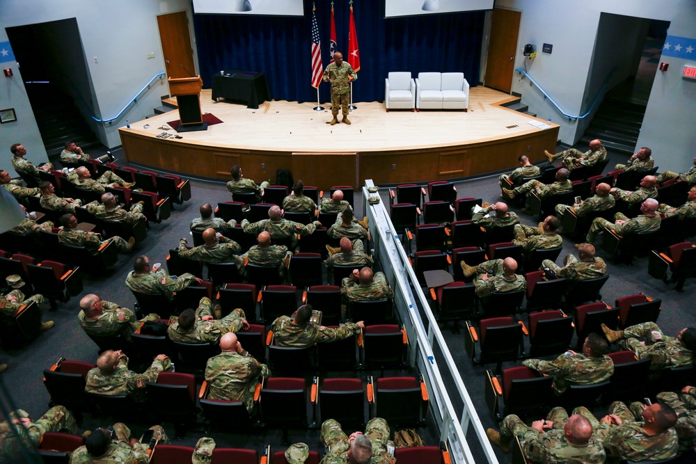 SEA Whitehead speaks at Tennessee Guard Senior NCO Summit