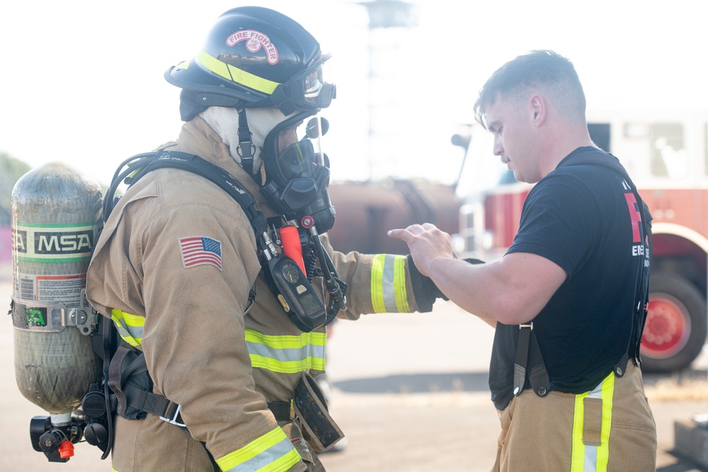 Yokota firefighters conduct bilateral training with JASDF