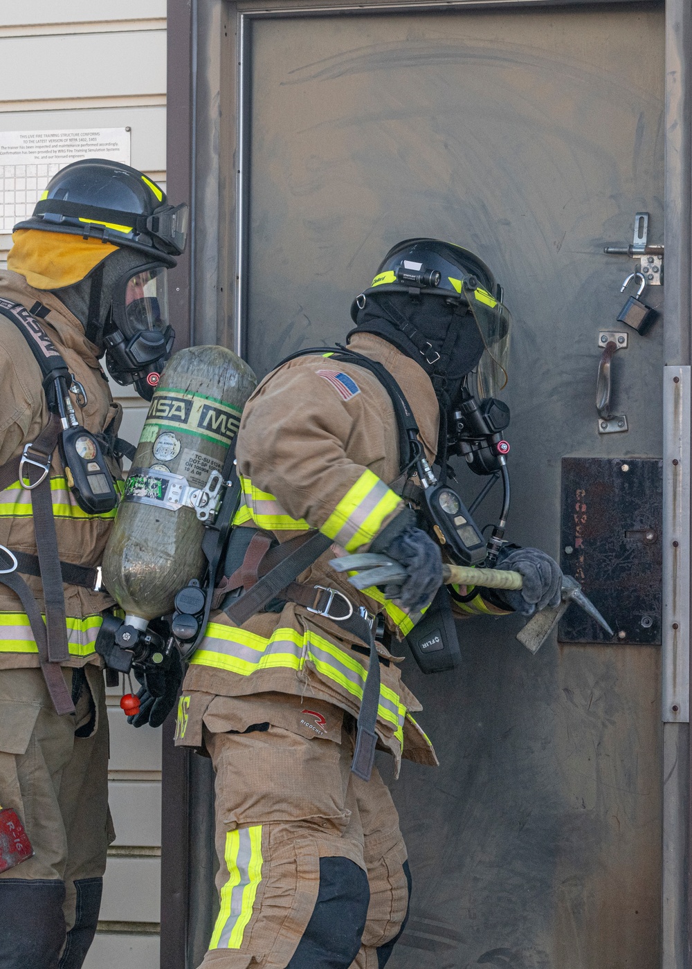 Yokota firefighters conduct bilateral training with JASDF