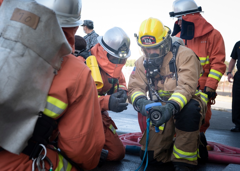 Yokota firefighters conduct bilateral training with JASDF