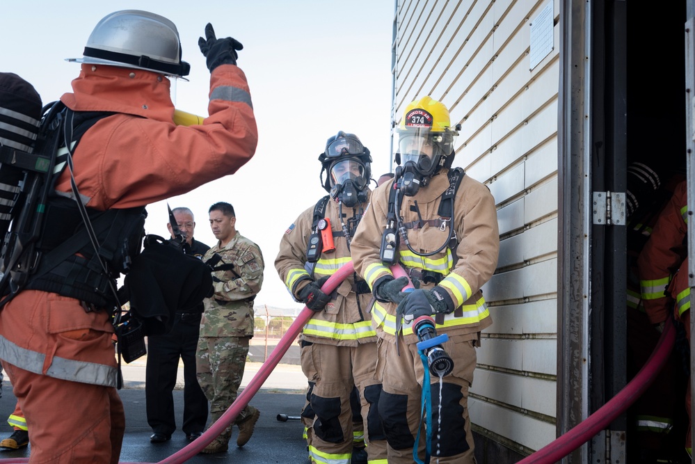 Yokota firefighters conduct bilateral training with JASDF