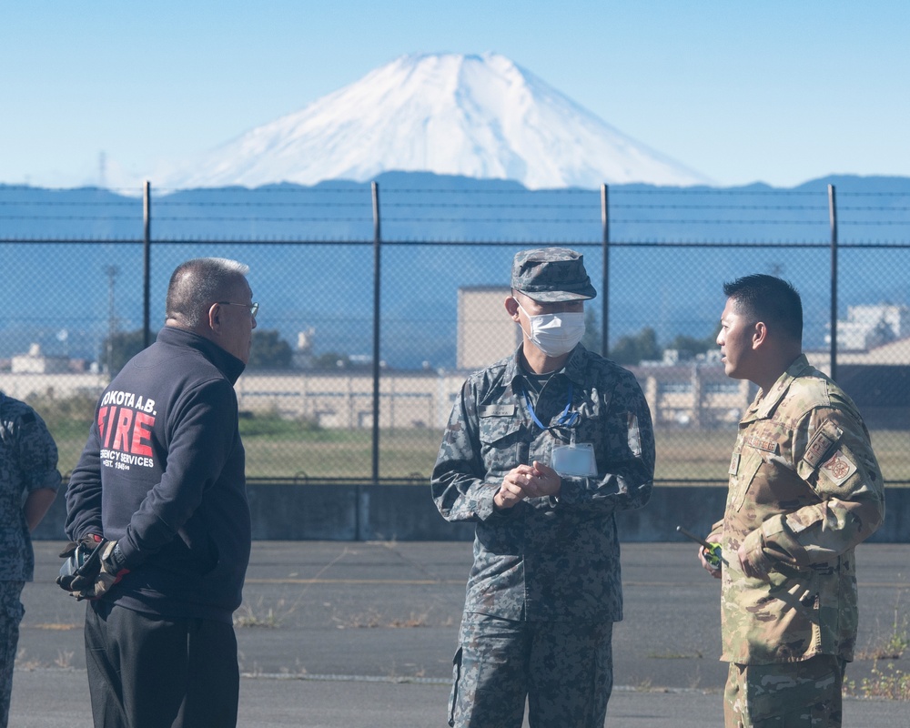 Yokota firefighters conduct bilateral training with JASDF