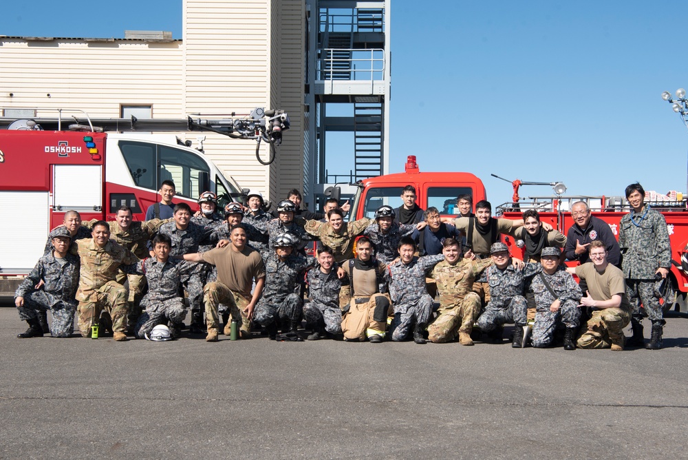 Yokota firefighters conduct bilateral training with JASDF