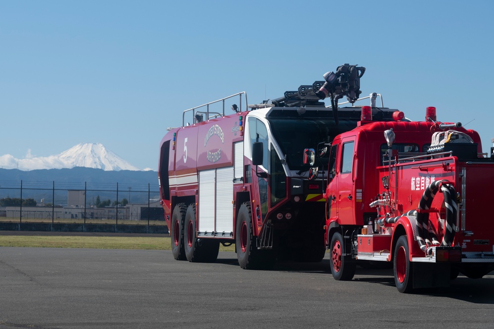 Yokota firefighters conduct bilateral training with JASDF