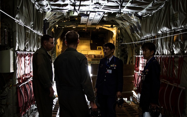 JASDF visit VMGR-152