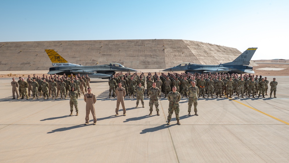 79th &quot;Tigers&quot; group photo