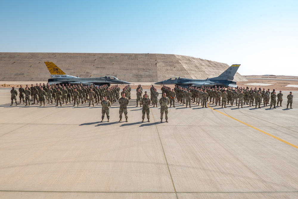 79th &quot;Tigers&quot; group photo