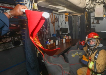Sailors Fight Simulated Fire