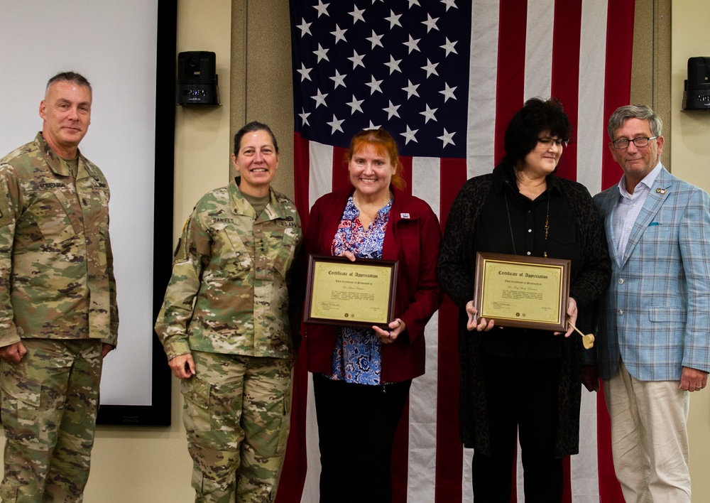 USARC Commanders' forum awards presentation