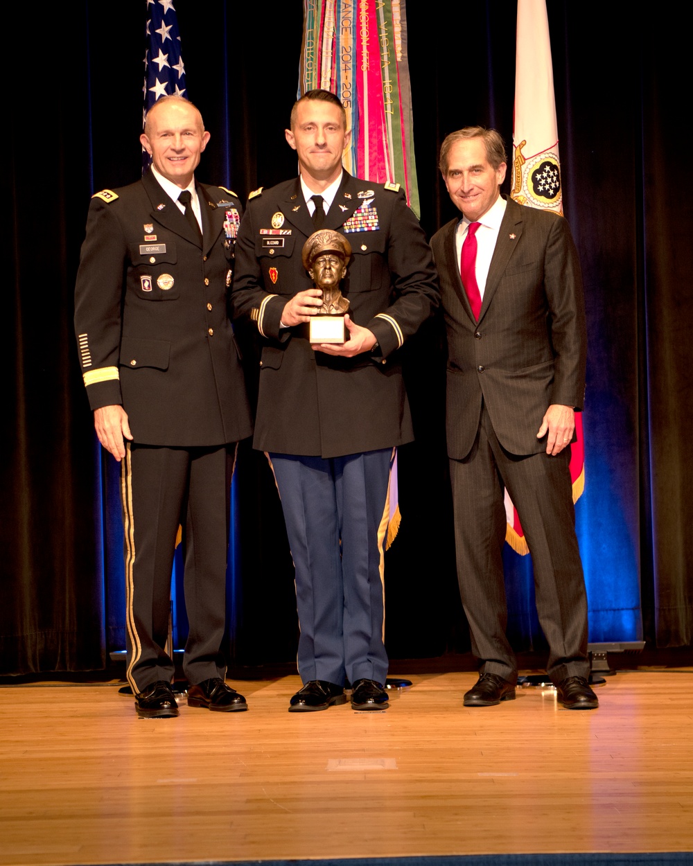 Blizzard presented leadership award at Pentagon