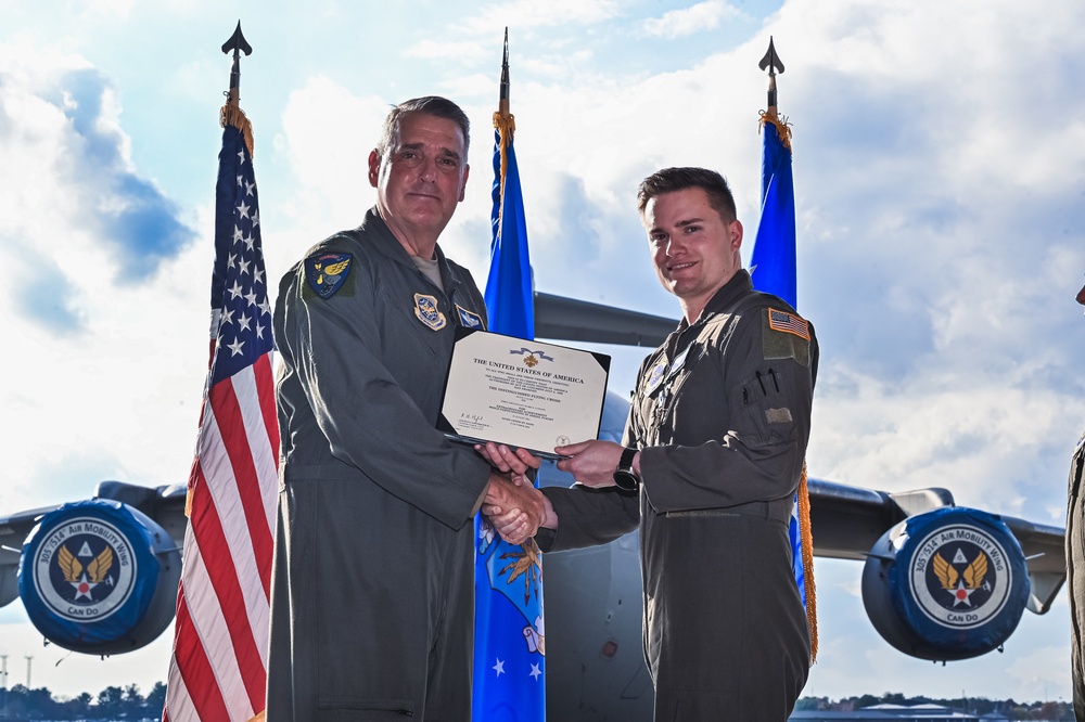 Gen. Minihan presents RCH871 with distinguished flying crosses