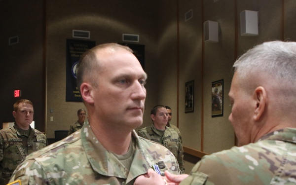 Maj. VanDusen Awarded Army Achievement Medal