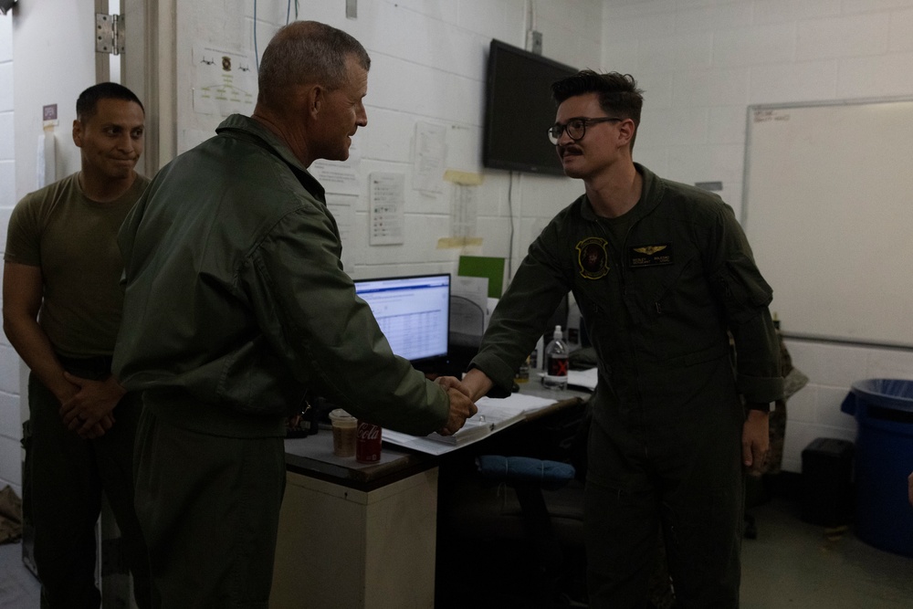 Maj. Gen. Gering visits Marine Medium Tiltrotor Squadron 362