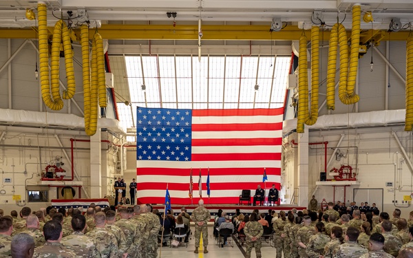 Texans welcome new commander