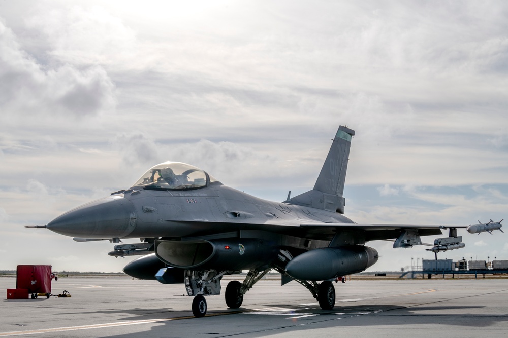 180FW Trains with the &quot;Sun Downers&quot; in the Sunshine State