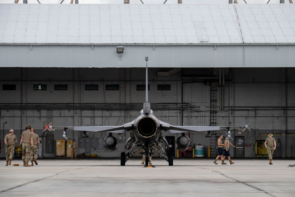 180FW Trains with the &quot;Sun Downers&quot; in the Sunshine State