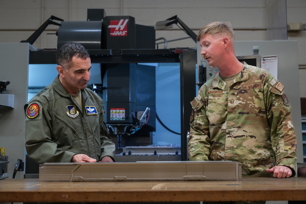 11th Air Force Commander visits 15th Wing