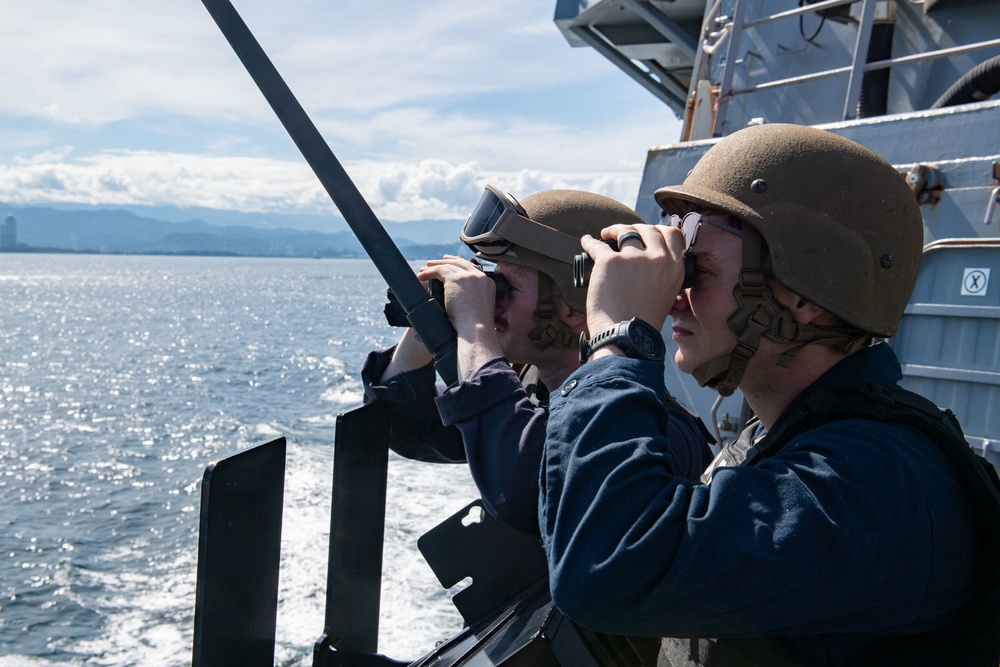 USS Milius (DDG 69) Conducts Kota Kinabulu Port Visit