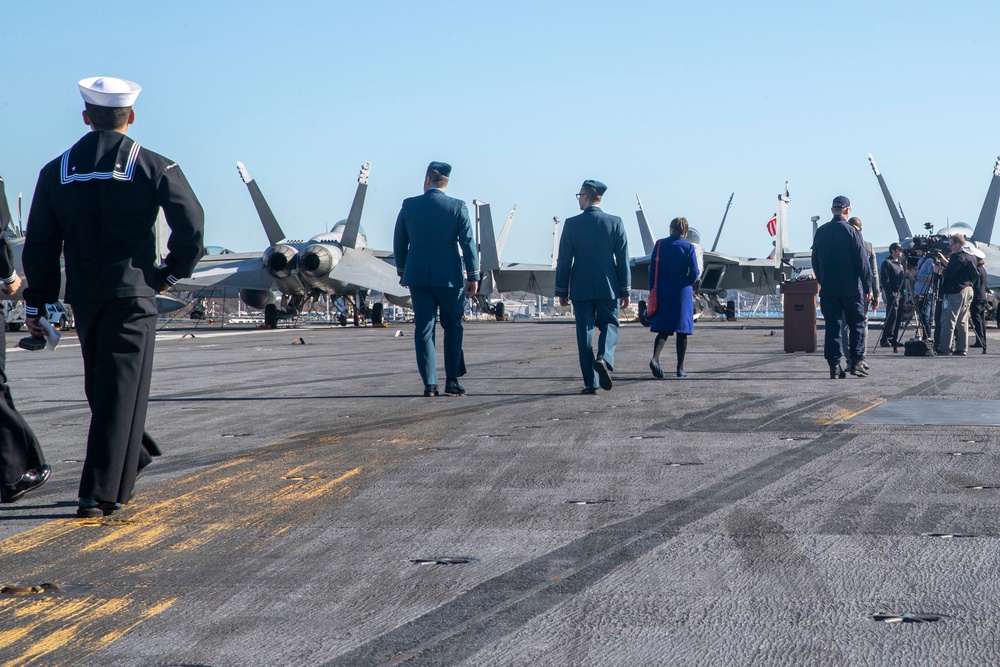 Media visit flight deck