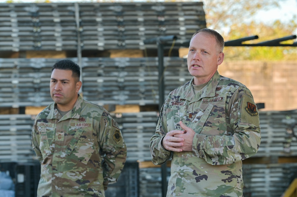 23 MXG hosts Moody's Honorary Commanders