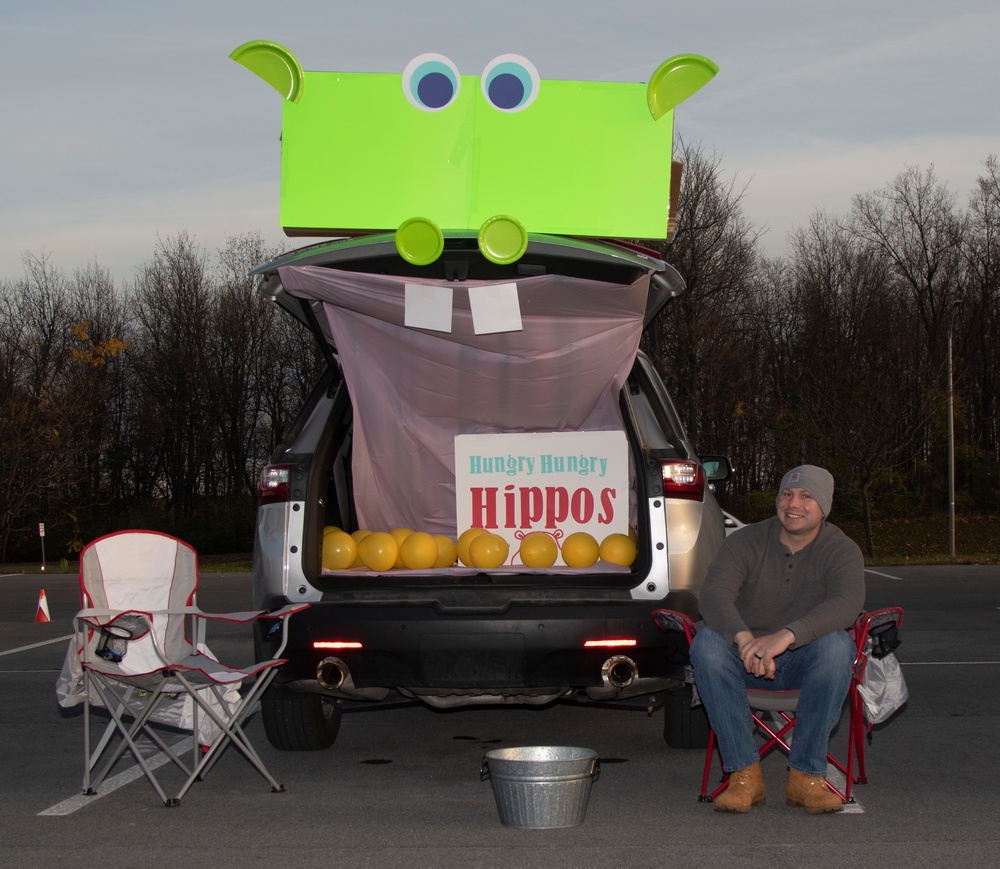 10th Mountain Division Soldiers Hold Trunk or Treat`