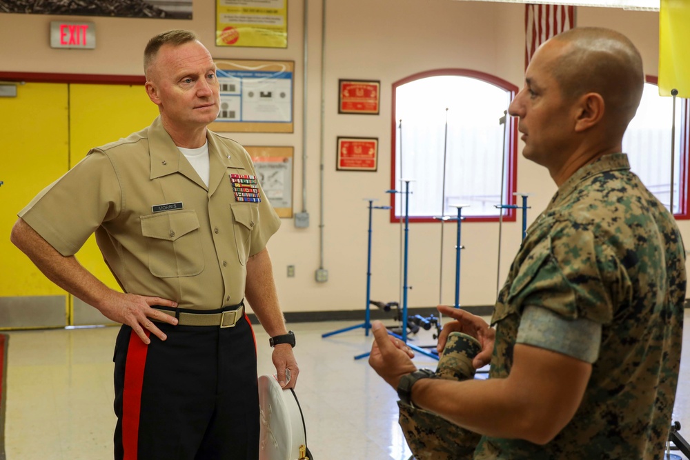 Western Recruiting Region Commanding General visits Recruiting Station Albuquerque