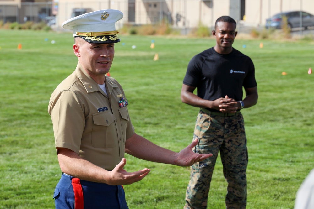 Western Recruiting Region Commanding General visits Recruiting Station Albuquerque