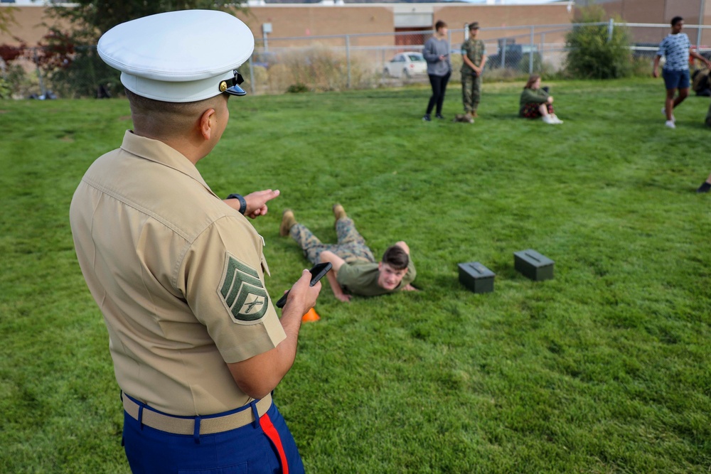 Western Recruiting Region Commanding General visits Recruiting Station Albuquerque