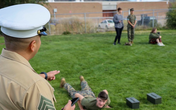 Western Recruiting Region Commanding General visits Recruiting Station Albuquerque