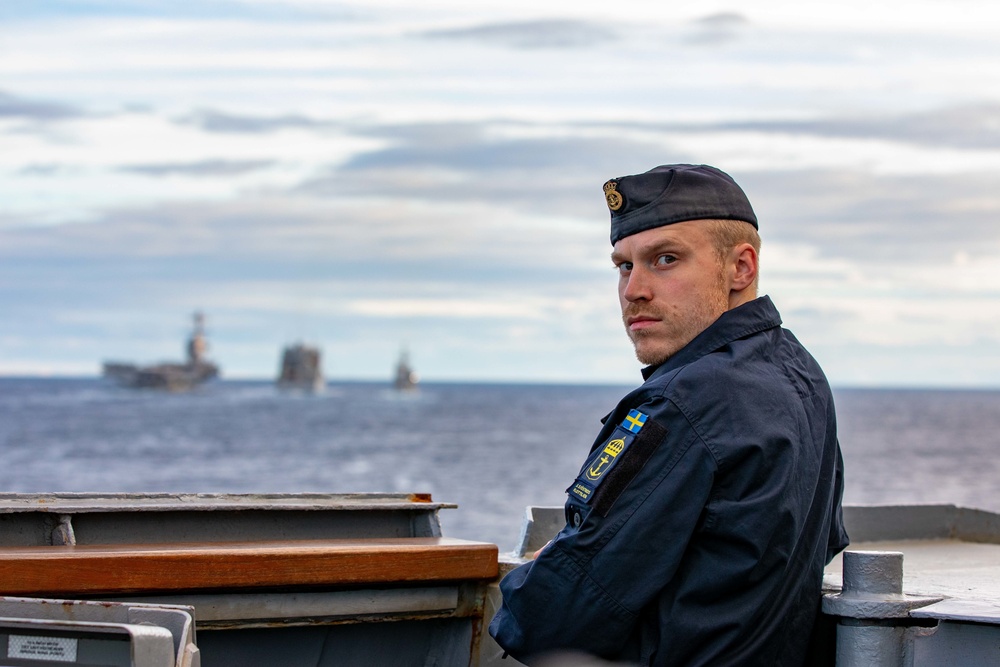 USS Ramage Conducts Replenishment-At-Sea