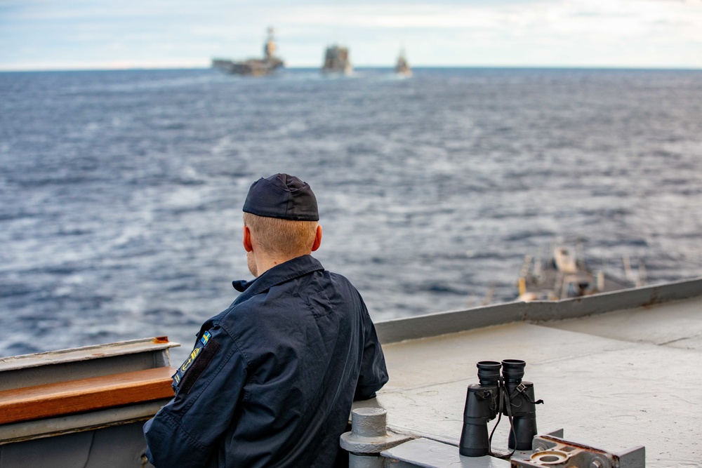 USS Ramage Conducts Replenishment-At-Sea