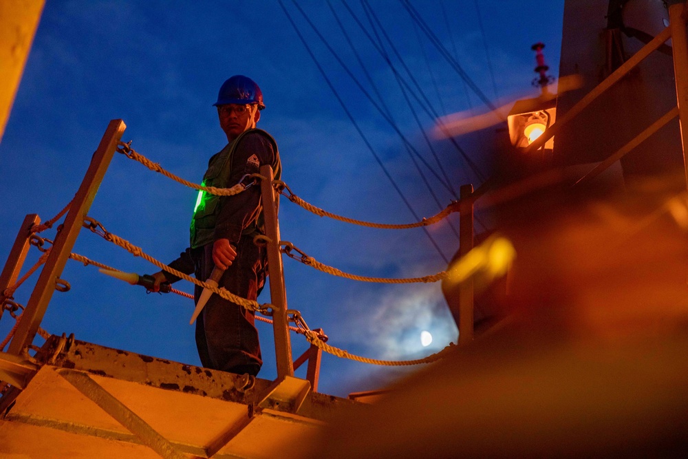 USS Ramage Conducts Replenishment-At-Sea