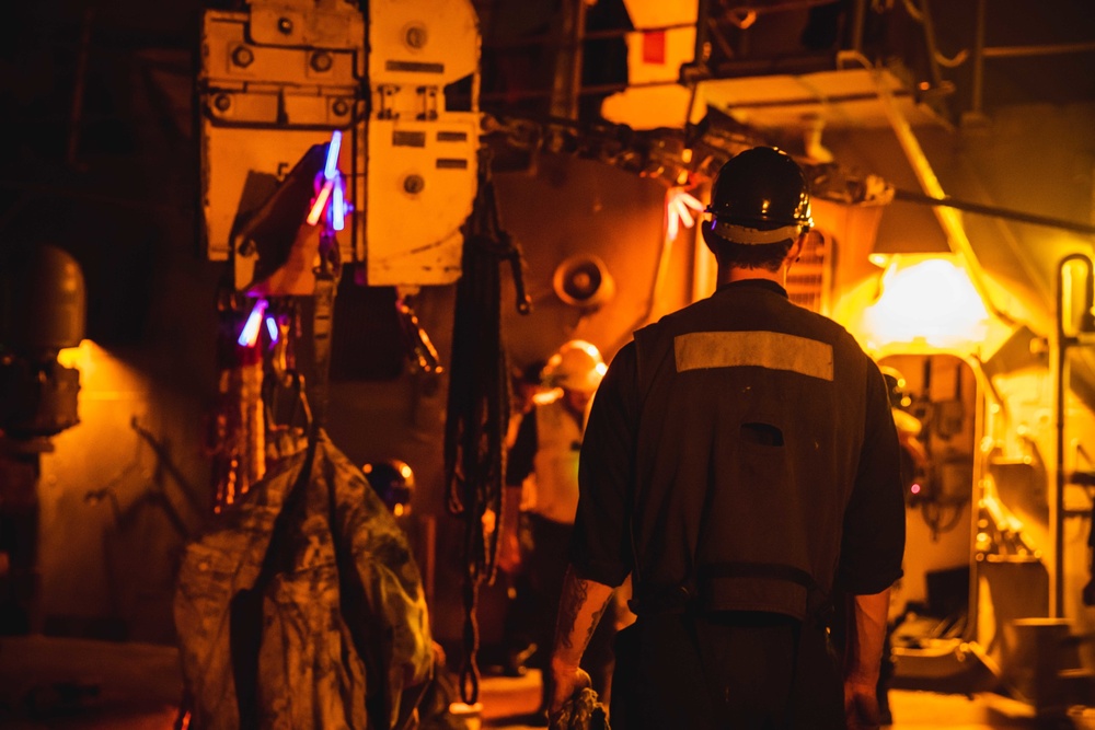 USS Ramage Conducts Replenishment-At-Sea