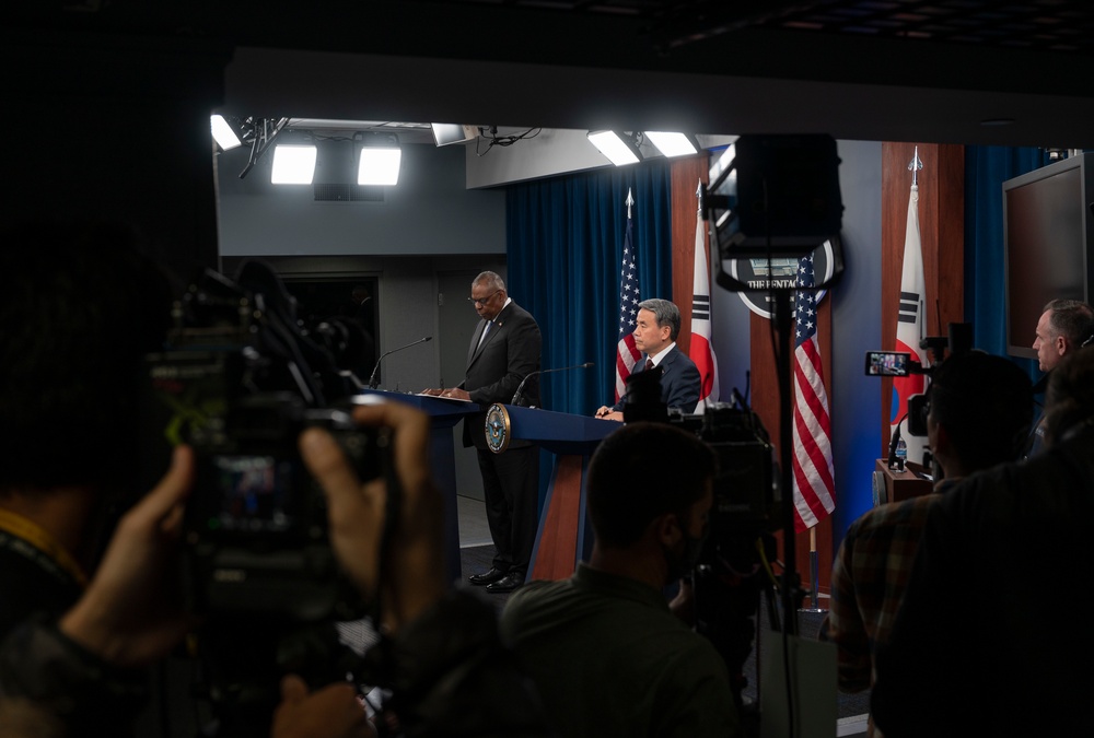 SECDEF and South Korean Minister of National Defense Conduct Press Conference